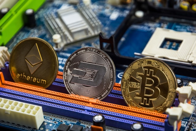 Bitcoin Encounters Resistance at $44,000, Likely to be Range-Bound
