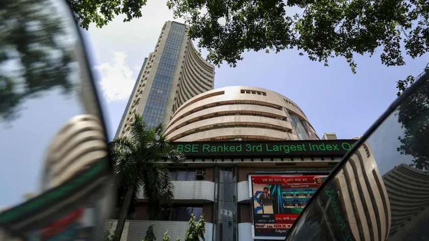 RIL, Infy Drive Sensex Up 300 Pts