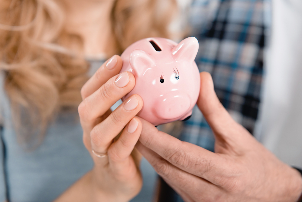 A Guide For Newlywed Couples To Tie Their Financial Knot