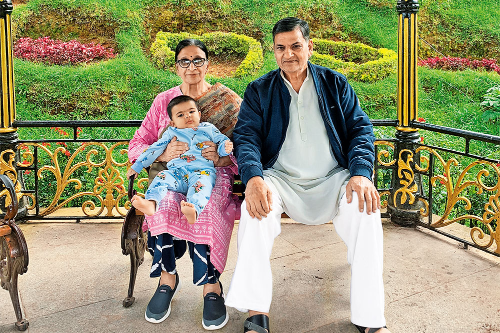 Anil, Beena Jain (Both 73) The elderly couple took a short trip to Ooty with their son’s family during a visit to Bengaluru, but the hectic schedule worsened his knee issue