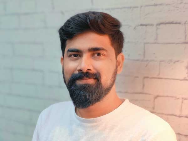 Vivek  Surve, 28Marketing  Executive  Mumbai
