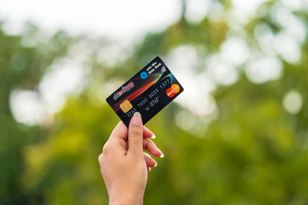 SBI Card Shares Lists At 12.45% Discount, Close 9.15% Below Issue Price
