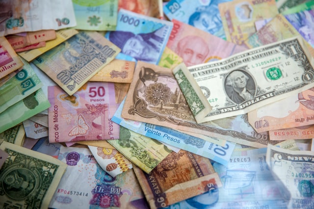 A Look Inside the Dynamics of Forex Market