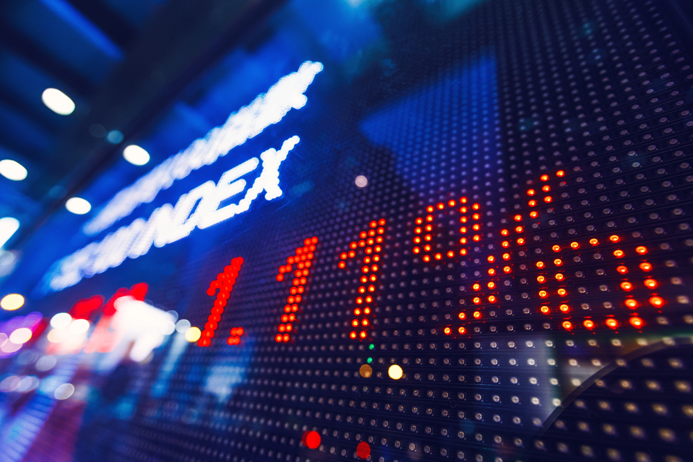 Sensex Plummets 812 Pts On Global Sell-off