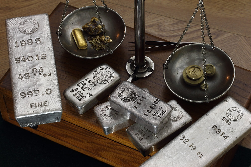 Weak Demand Drives a Sharp Decline in Gold, Silver Prices