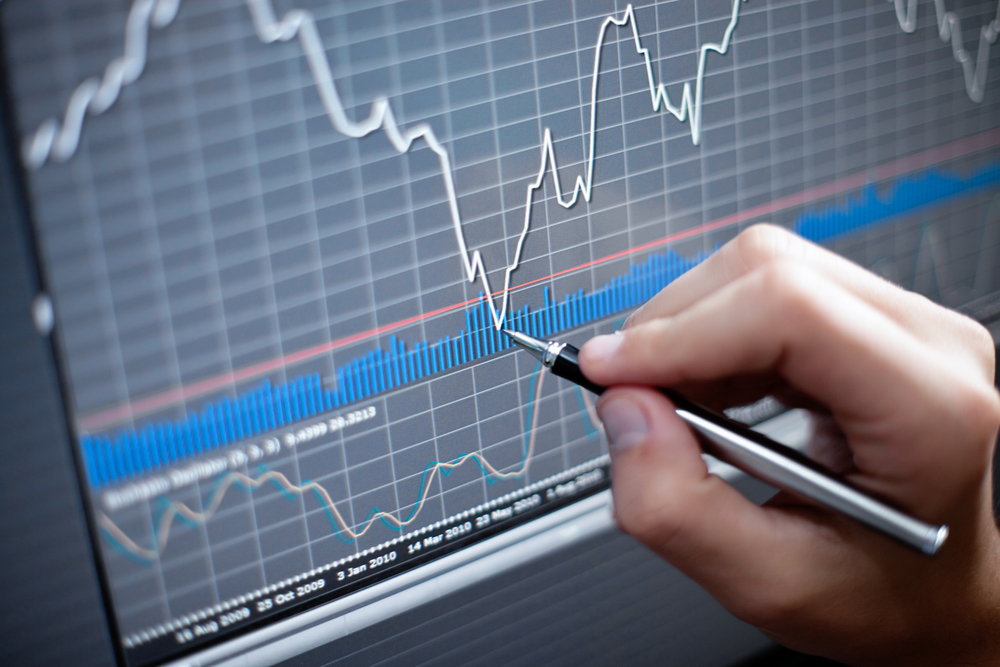 Sensex Gives Up 4-Day Gains, Drops 561 Points Under Heavy Selling Pressure