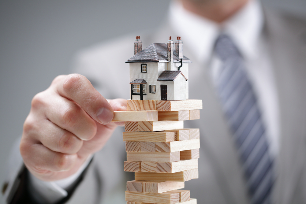 Experts Hail FM’s Realty Boost