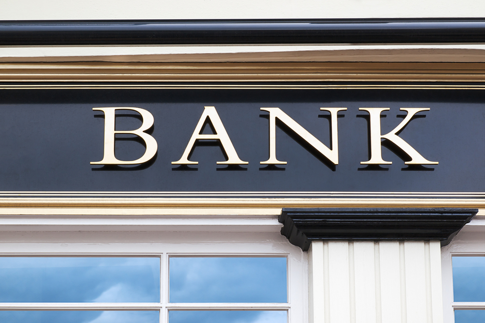 Fitch Maintains Negative Outlook On Indian Banks